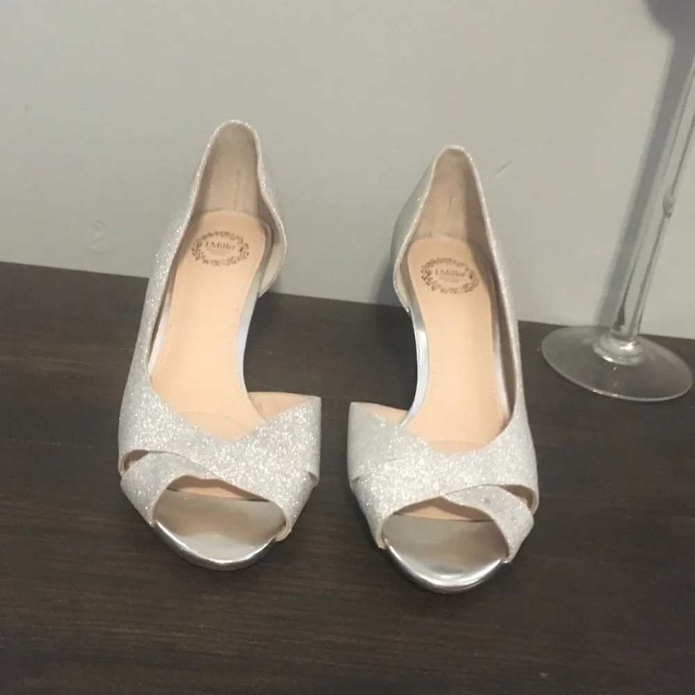 4/$25 I. Miller Silver Peep Toe Heels size 7
